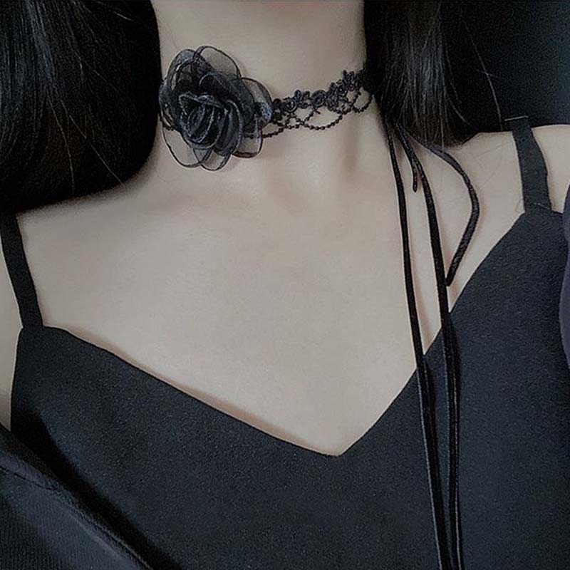 Spitzen-Halsband mit Stoffrose