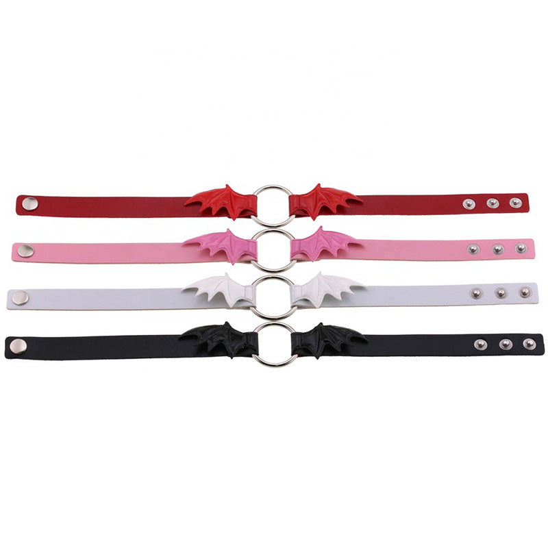 Halsband Kunstleder PU, mit Lack-Fledermausflügeln