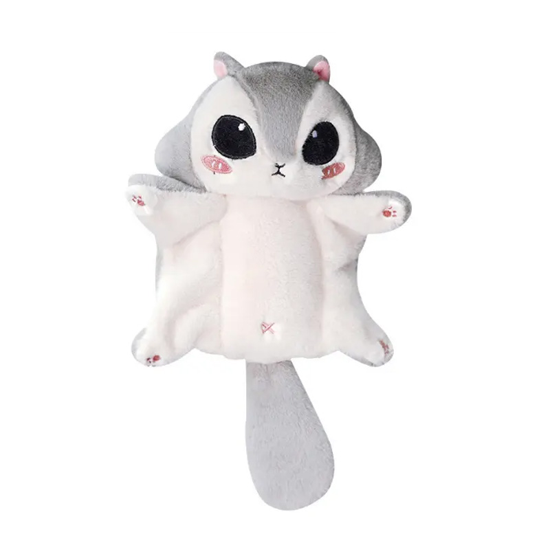 Grau-weißes Flughörnchen-Plüschtier.