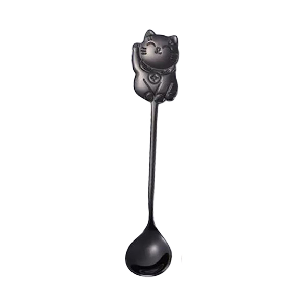 Schwarzer Teelöffel mit Winkekatze am Stiel.